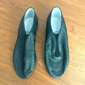 Girl’s Bloch jazz shoes